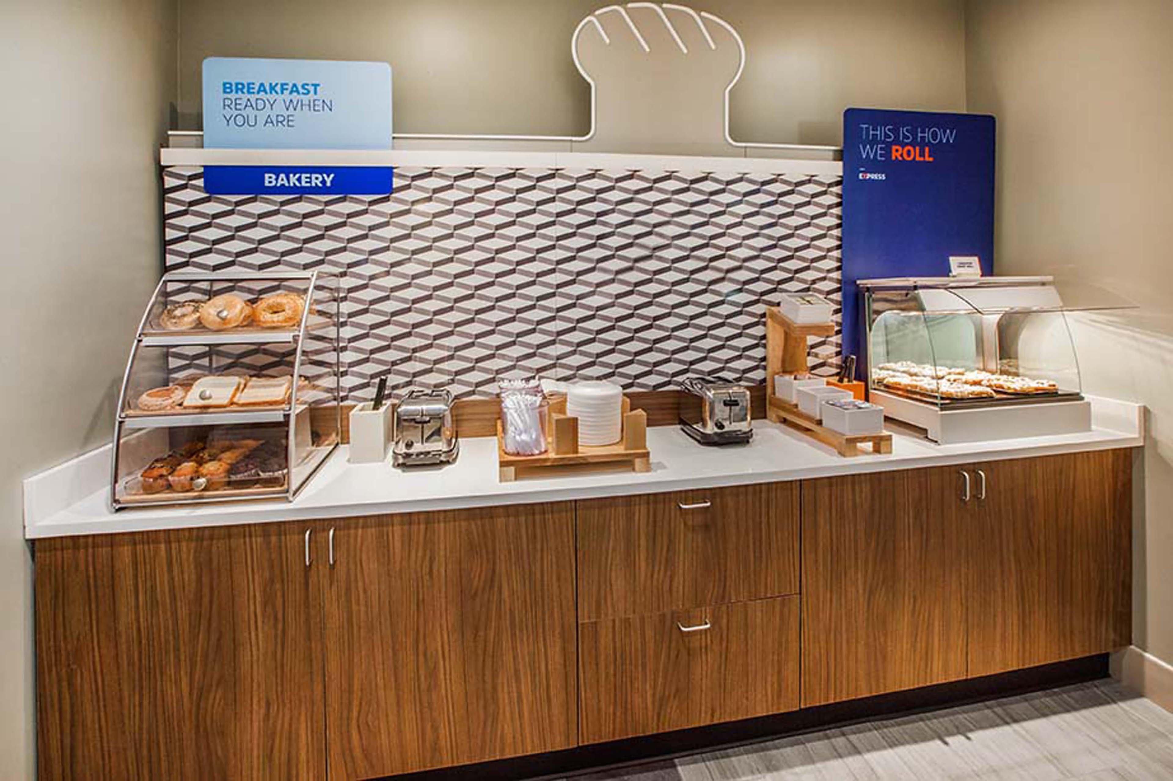 Holiday Inn Express & Suites Rocky Mount Smith Mountain Lake By Ihg Ngoại thất bức ảnh