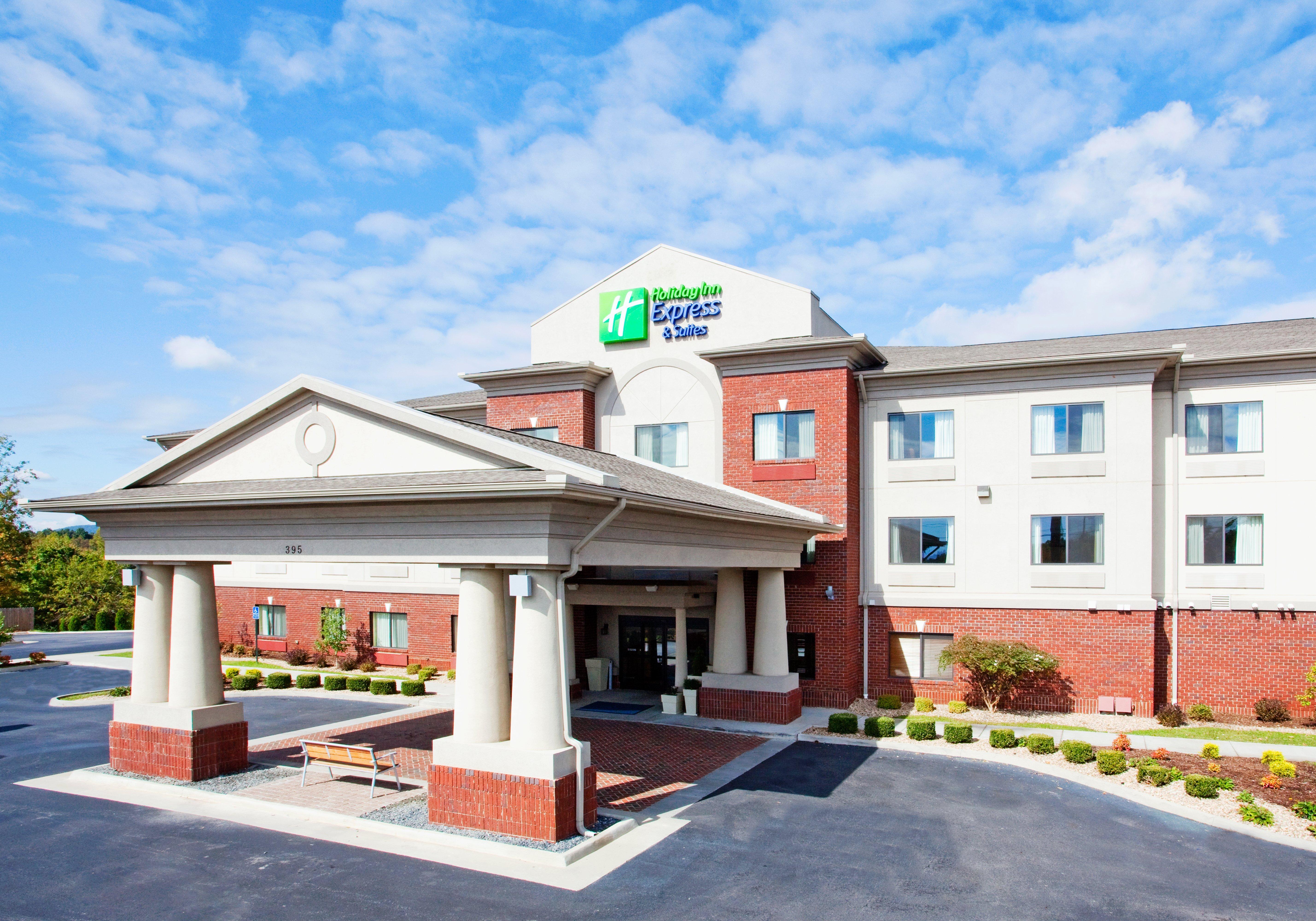 Holiday Inn Express & Suites Rocky Mount Smith Mountain Lake By Ihg Ngoại thất bức ảnh