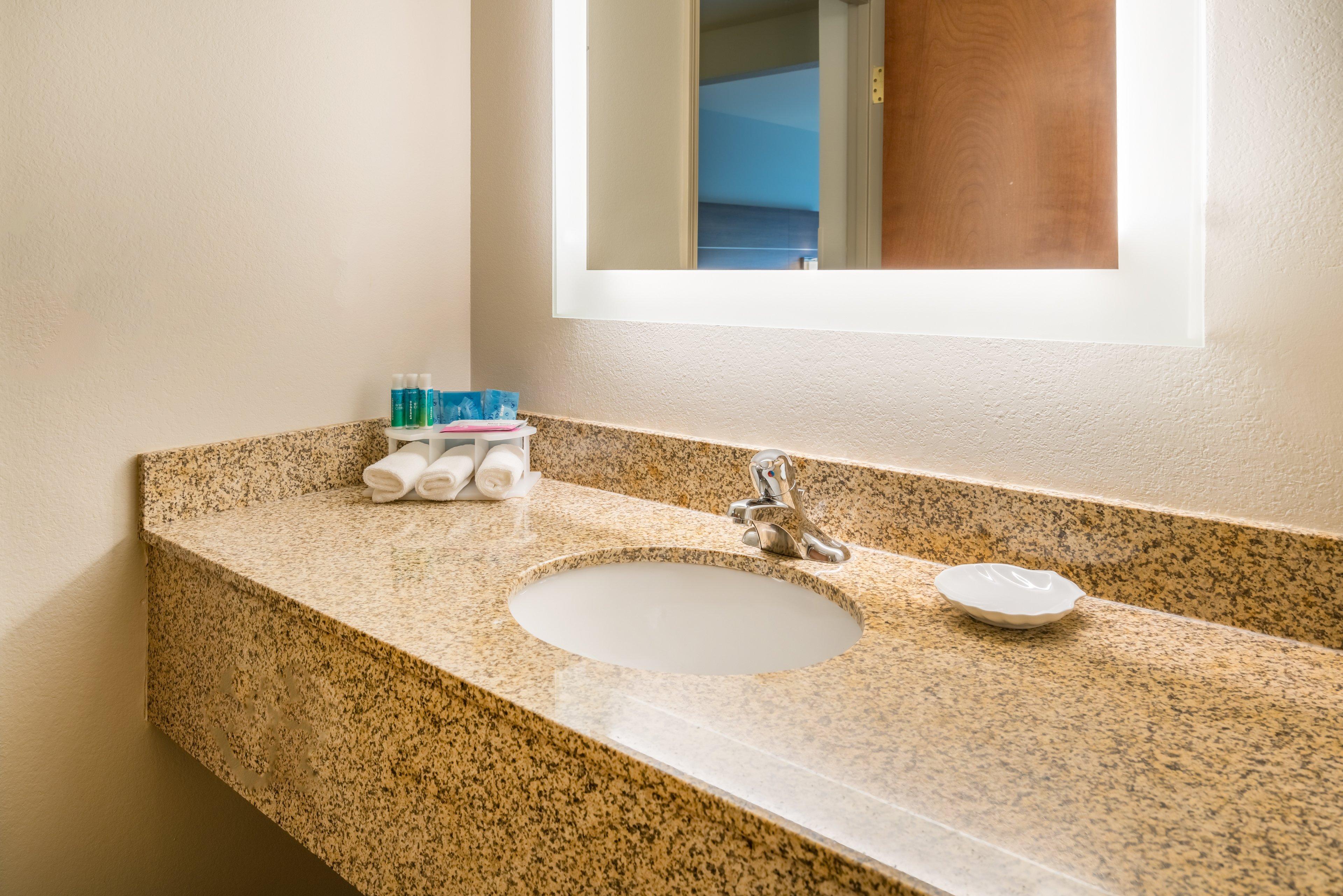 Holiday Inn Express & Suites Rocky Mount Smith Mountain Lake By Ihg Ngoại thất bức ảnh