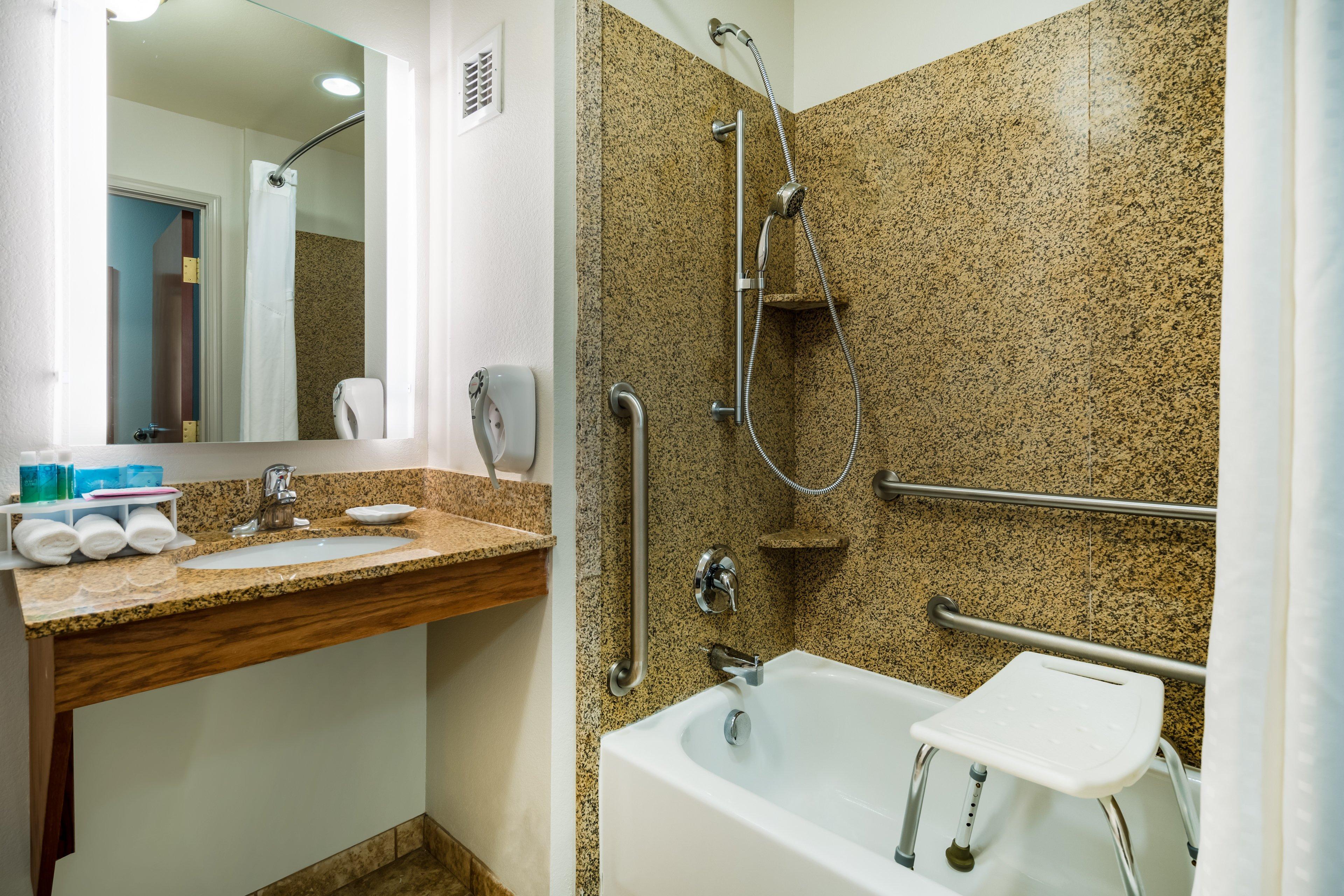 Holiday Inn Express & Suites Rocky Mount Smith Mountain Lake By Ihg Ngoại thất bức ảnh