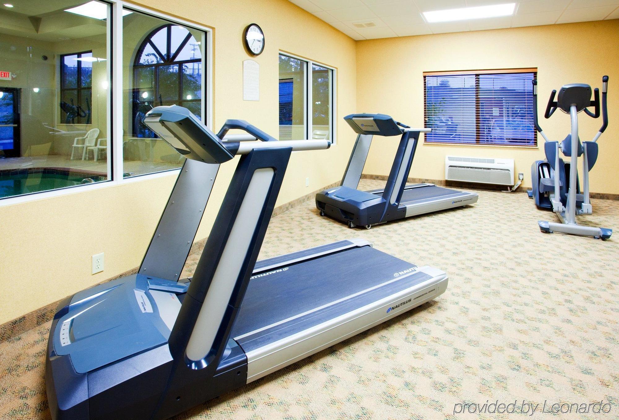 Holiday Inn Express & Suites Rocky Mount Smith Mountain Lake By Ihg Tiện nghi bức ảnh