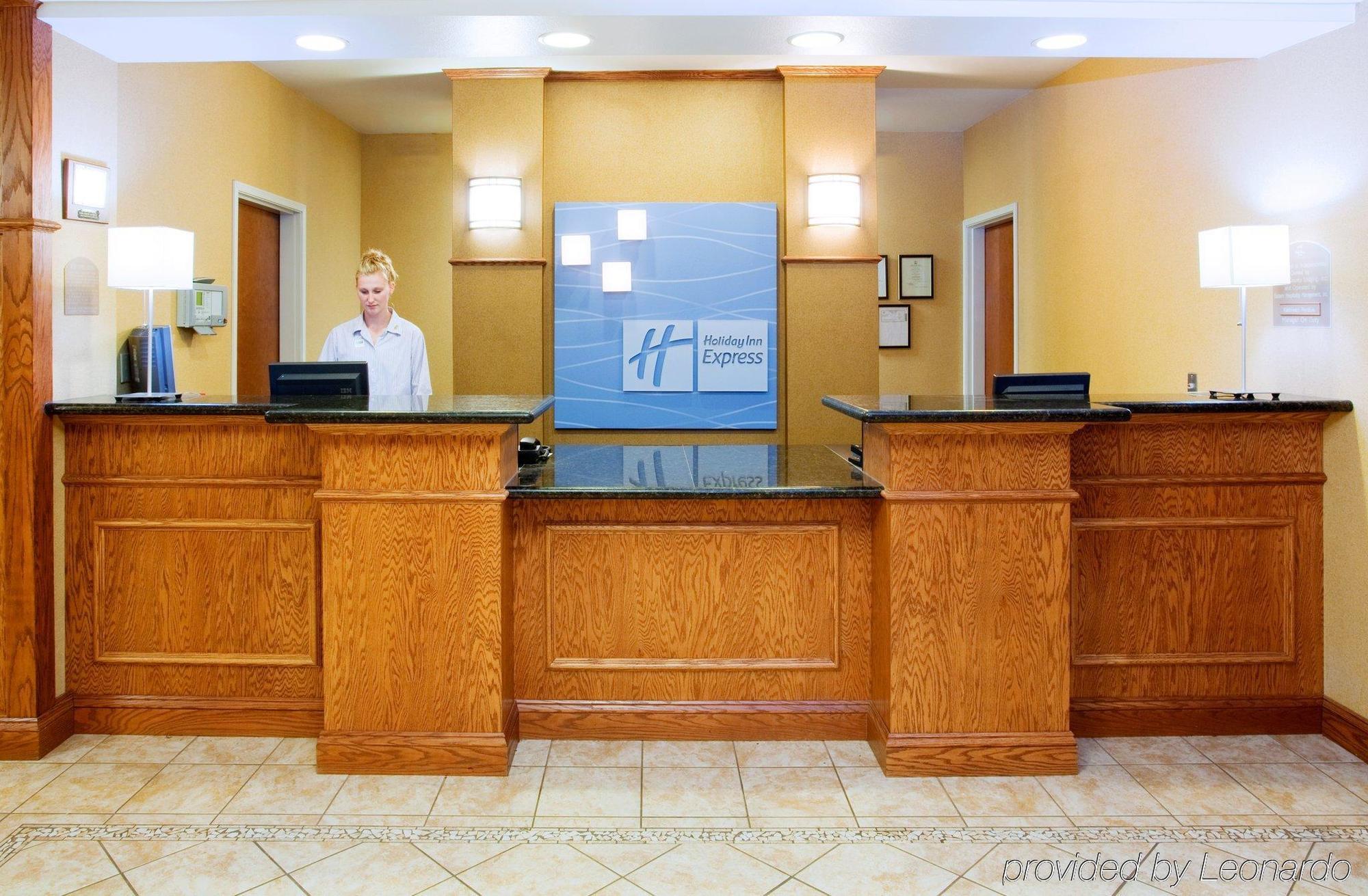 Holiday Inn Express & Suites Rocky Mount Smith Mountain Lake By Ihg Nội địa bức ảnh