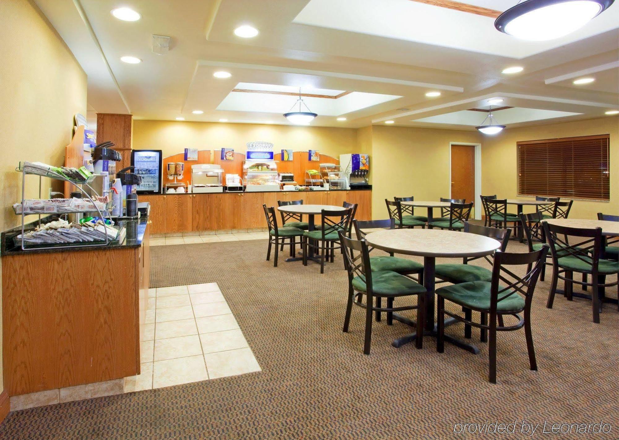 Holiday Inn Express & Suites Rocky Mount Smith Mountain Lake By Ihg Nhà hàng bức ảnh