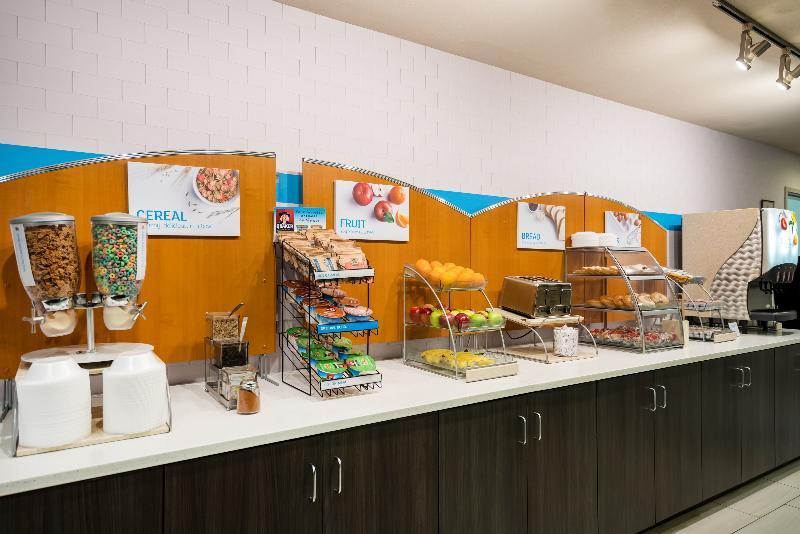 Holiday Inn Express & Suites Rocky Mount Smith Mountain Lake By Ihg Ngoại thất bức ảnh
